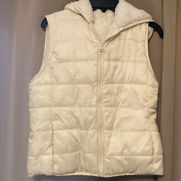 American Eagle Outfitters Jackets & Blazers - American Eagle Reversible Vest size small
